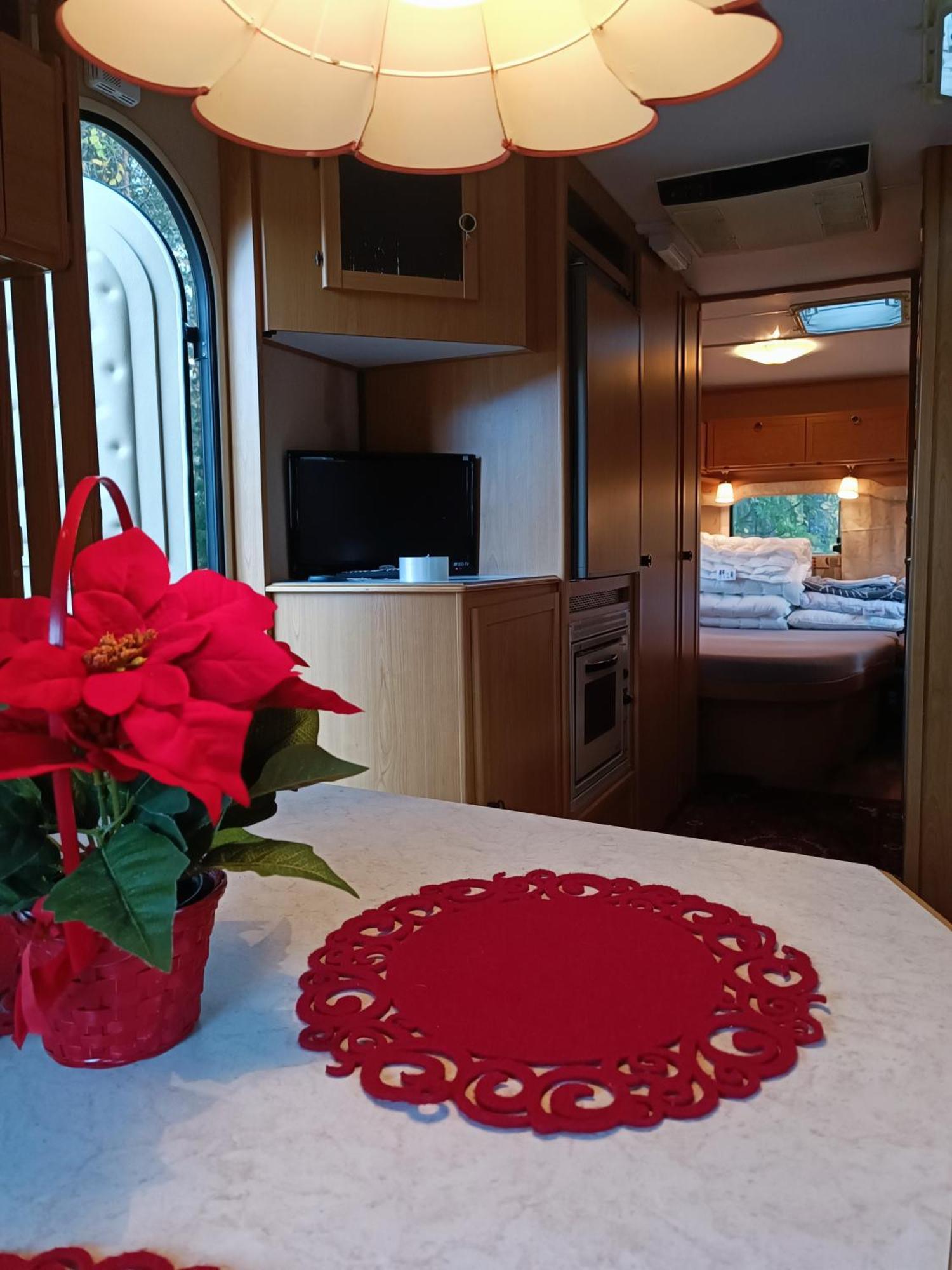 Santa'S Winter Caravan-Kabe Royal โรวานิเอมิ ภายนอก รูปภาพ